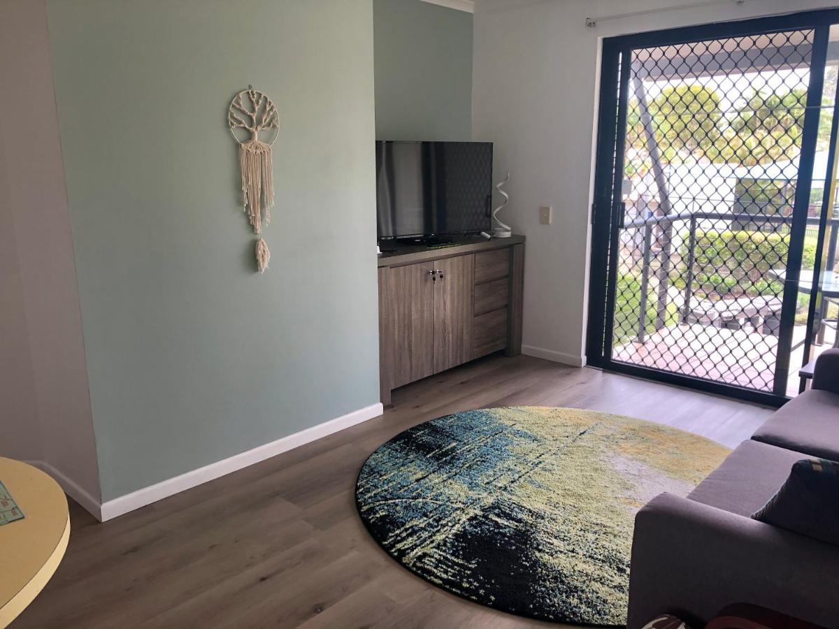 Apartment In 4* Resort - Pool Views - Great Location Noosaville Exteriör bild